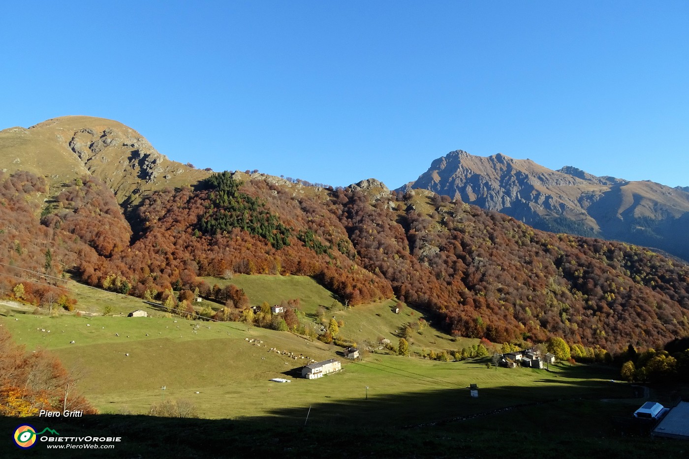 15 Colori autunnali ai Piani di Ceresola.JPG